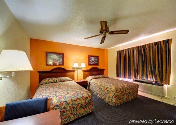 Rodeway Inn Perry Екстер'єр фото