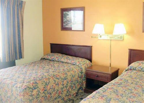 Rodeway Inn Perry Екстер'єр фото