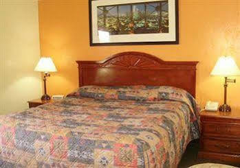 Rodeway Inn Perry Екстер'єр фото